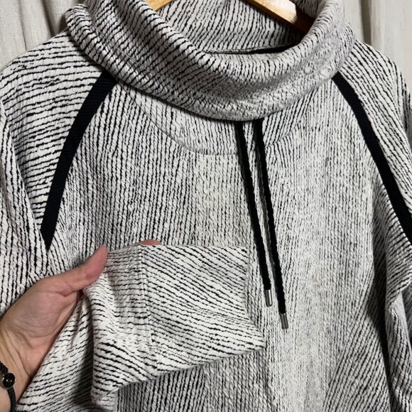 Kirkland Signature Women's Gray Jacquard Cowl Neck Pullover Sweatshirt Size XL - Picture 7 of 11